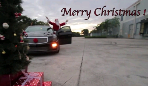 Video Santa Claus Drifts Cadillac CTS-V