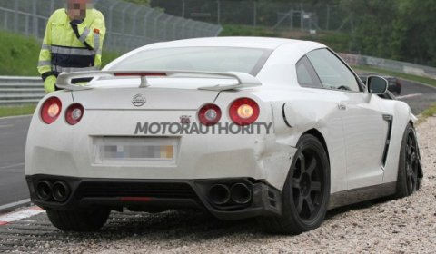 Car Crash 2013 Nissan GT-R Crashes at the Nurburgring 01