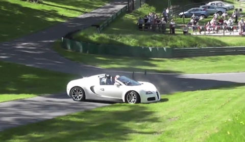 Video Bugatti Veyron Grand Sport Nearly Crashes After Spin
