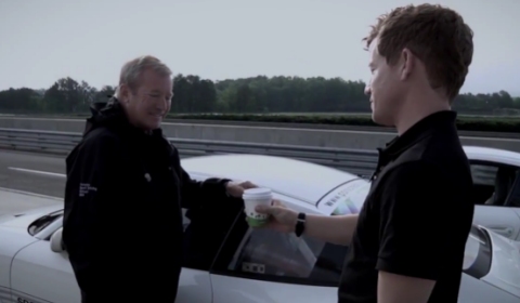 Video How to Fetch Coffee in a Porsche 911 GT3 RS 4.0