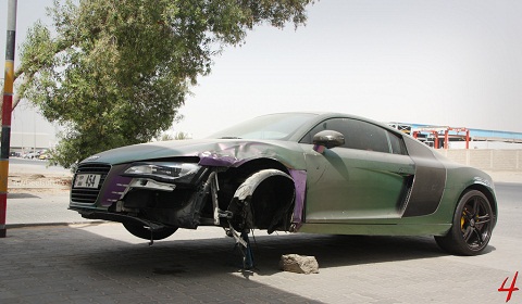 Pearlescent Audi R8 Crashed in Dubai