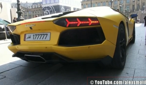 Video Matte Yellow Lamborghini Aventador LP700-4 in Paris