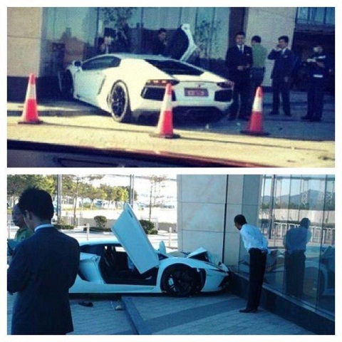 Lamborghini Aventador Crashed in Macau