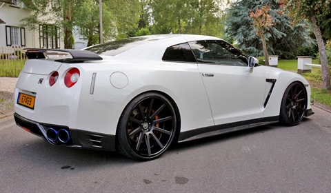 Nissan GTR with 22 inch DPE Wheels