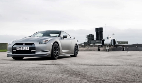 Photo Of The Day Two Nissan GT-Rs vs Two Fighter Jets