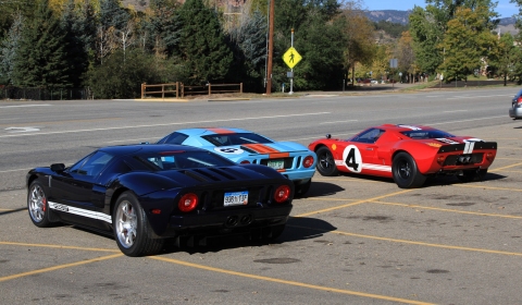 Video Two Ford GTs Chase Ford GT40 in Colorado