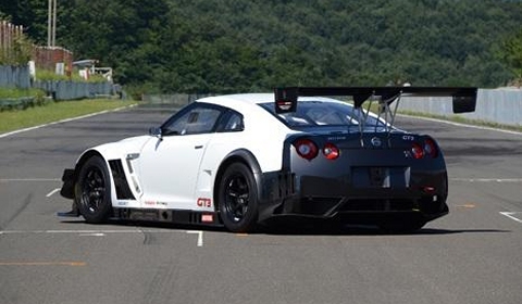 2013 NISSAN GT-R NISMO GT3 01