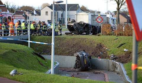 Porsche and Mercedes Wreck in Fatal Car Crash in Belgium 02