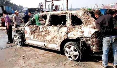 Fishermen catch a Porsche Cayenne 