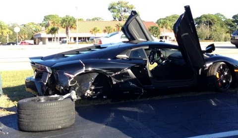 Lamborghini Aventador Wrecked by 79-Year-Old