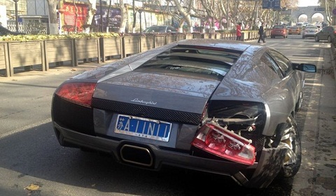 Wrecked Lamborghini Murcielago LP640