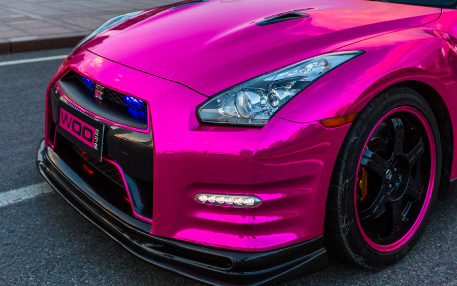 Nissan GTR зеленый хром