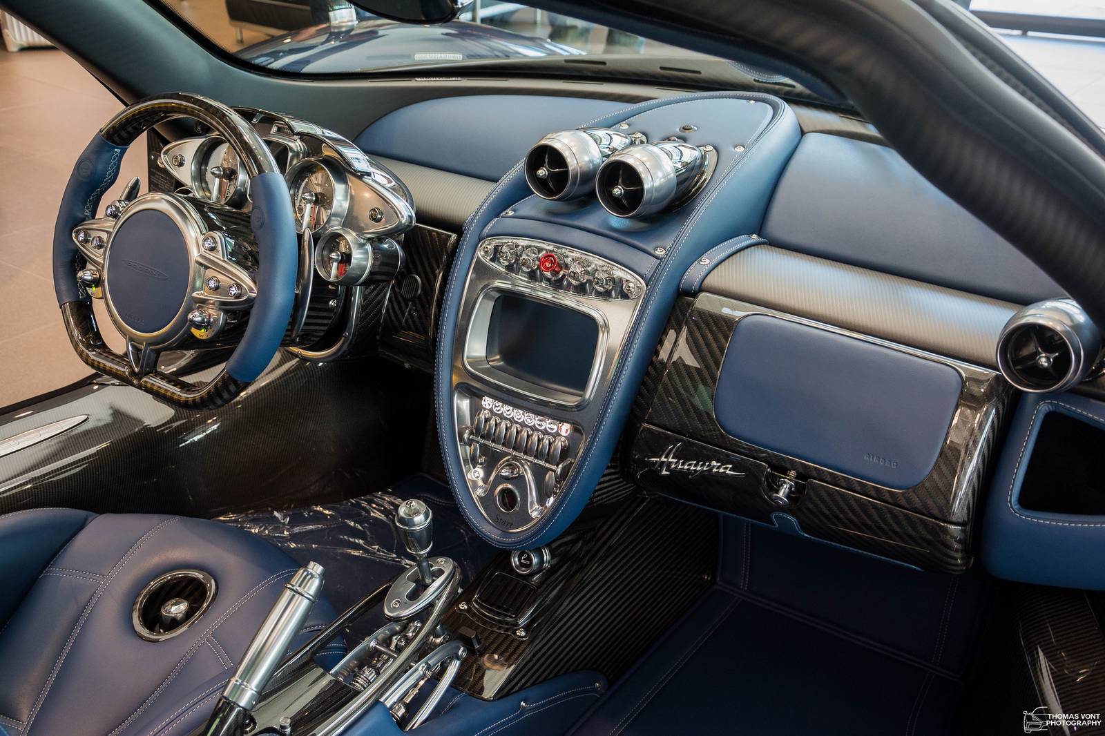 Pagani Huayra 2016 салон