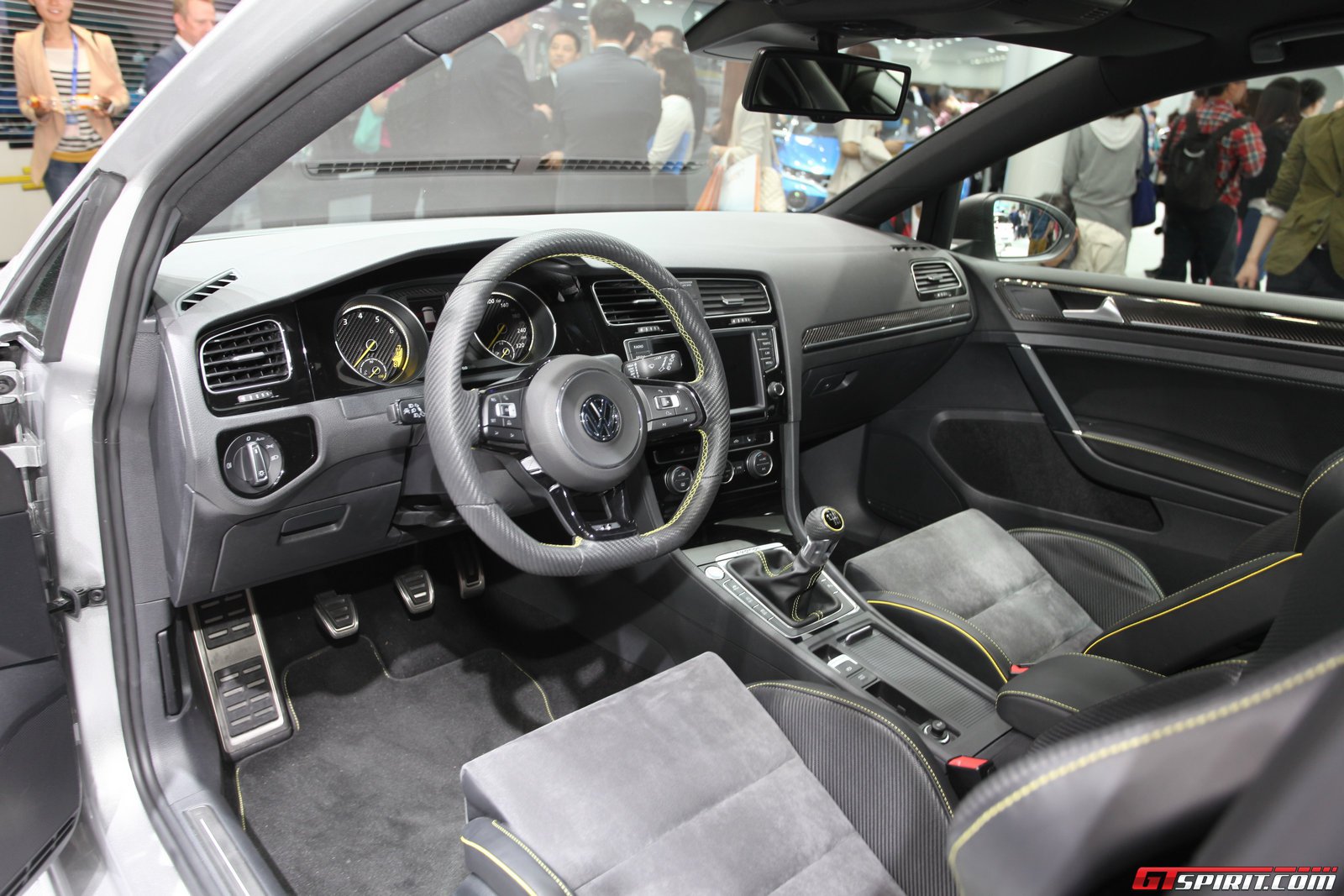 VW Golf r400