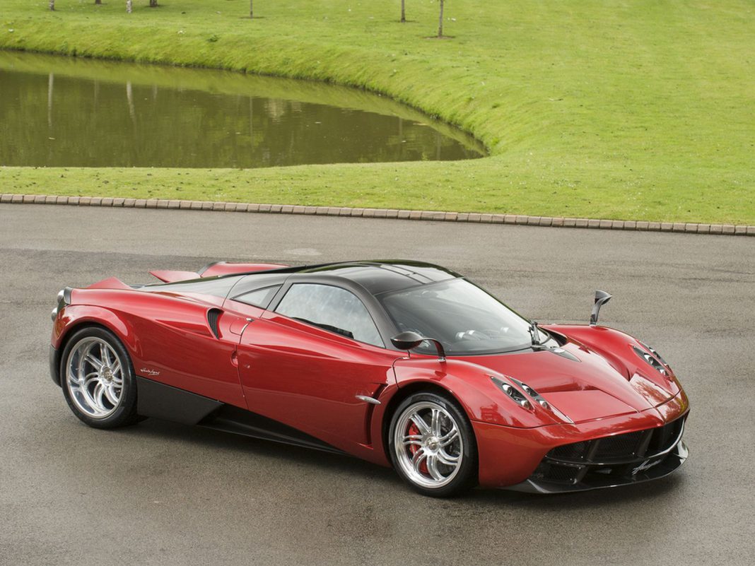 Pagani Huayra Red