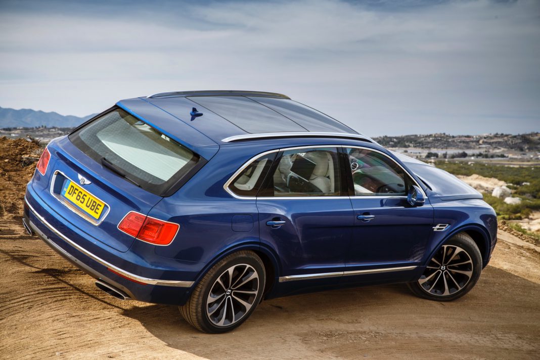 Bentley Bentayga 2021 синий