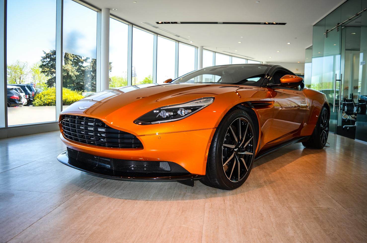 Aston Martin db11 Orange
